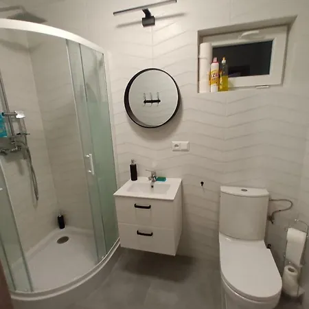 Nad Jeziorem W Borach Tucholskich 別荘 Skorzenno