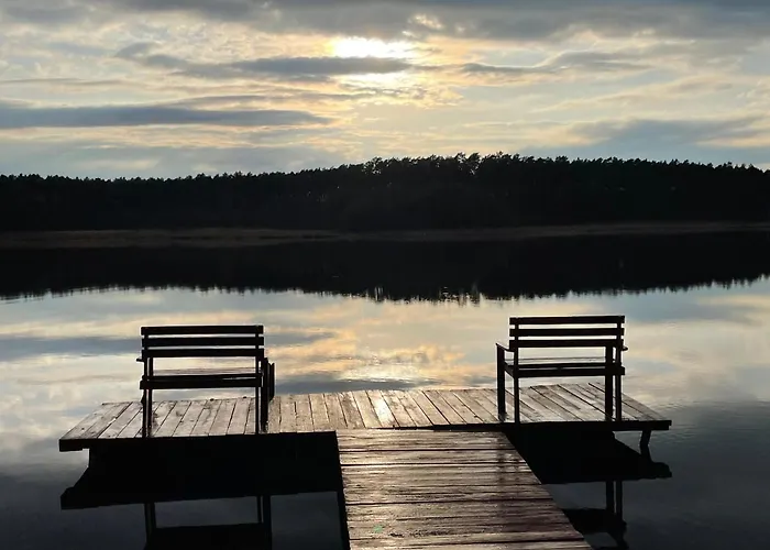 Nad Jeziorem W Borach Tucholskich Сasa de vacaciones Skorzenno